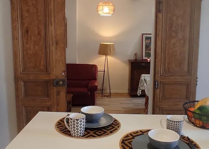 Lumineux Centre Apartment