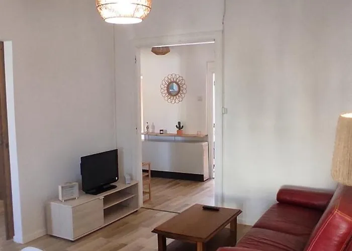 Lumineux Centre Apartment